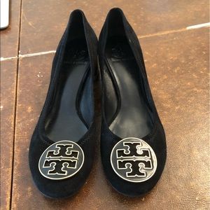 Ladies Tory Burch velvet ballet shoe with heel